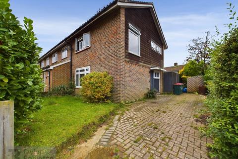 23 Barry Close, Crawley, RH10 5AH