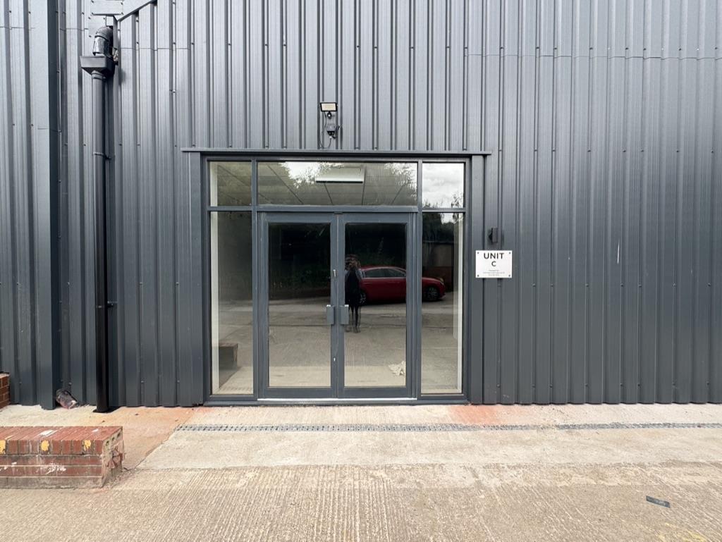 ROSEVILLE ROAD BUSINESS PARK UNIT C - Hamond Estat