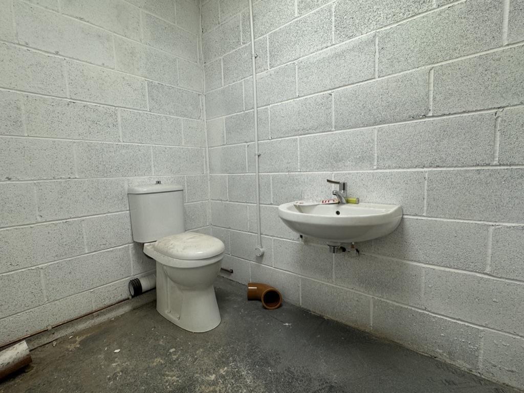 Roseville Road Business Park - Unit E  - Hamond Es