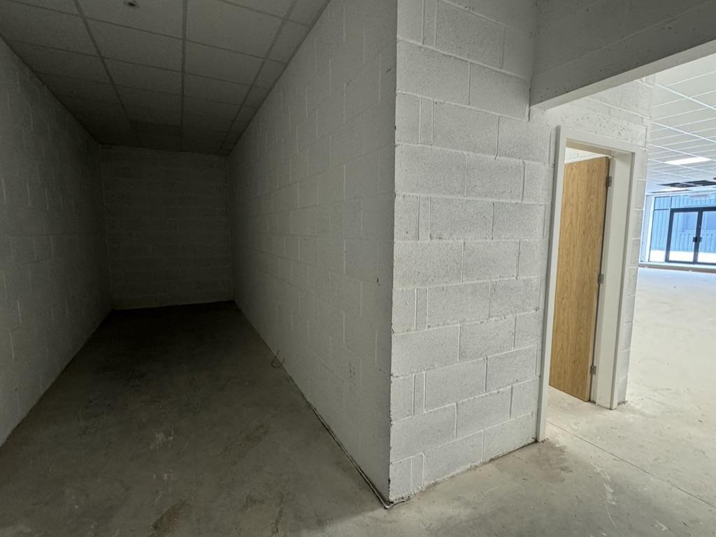 Roseville Road Business Park - Unit E  - Hamond Es