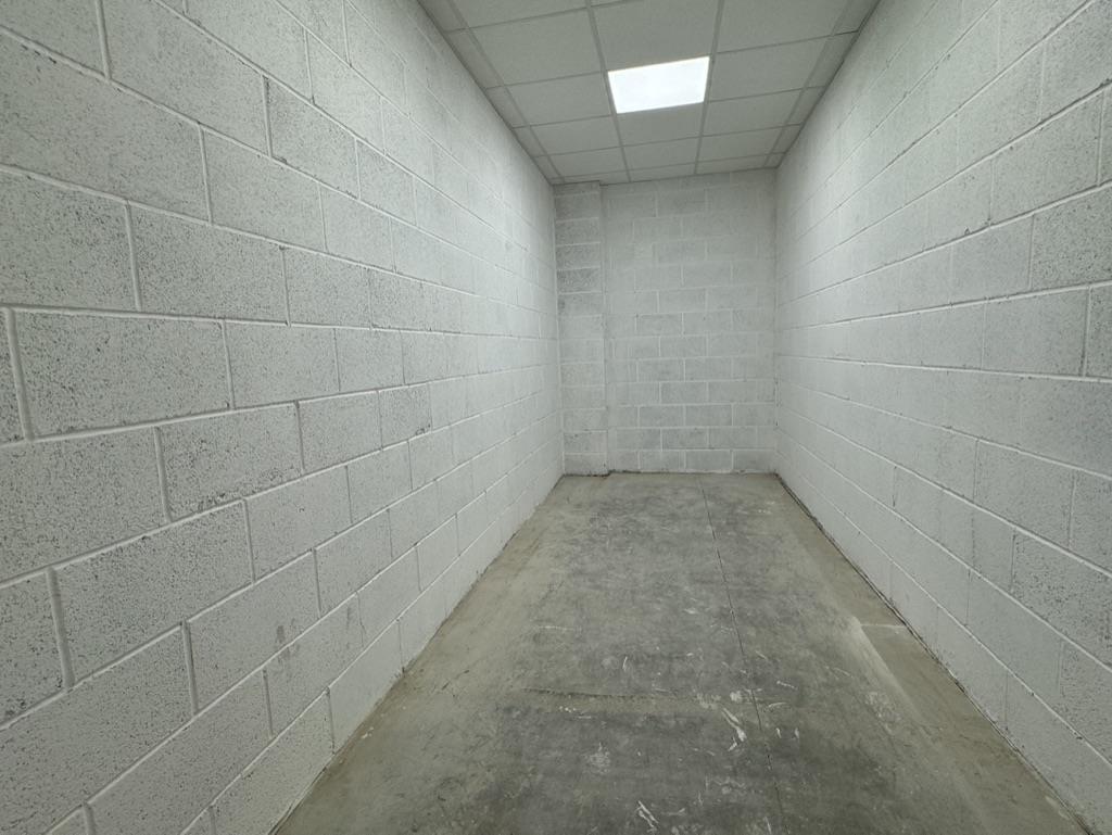 Roseville Road Business Park - Unit D - Hamond Est