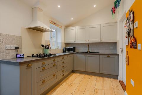 19 Kirton Drive, Crediton, EX17 3DW