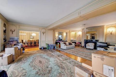 5 bedroom flat for sale, Riverside Drive, NW11