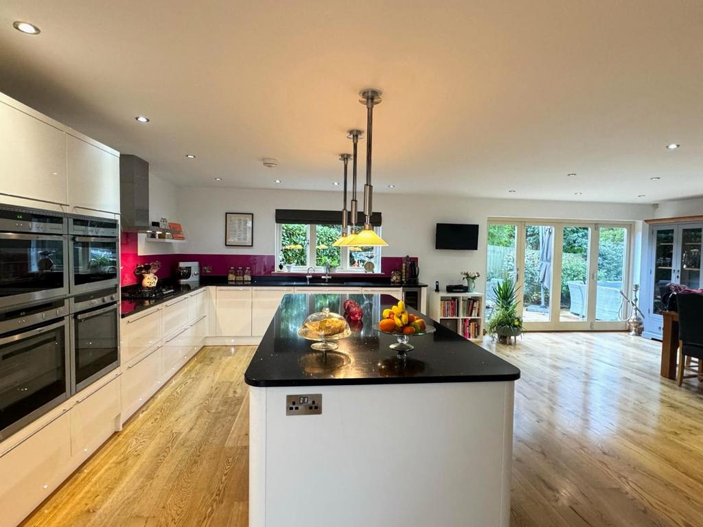 Kitchen/Dining room/Living room