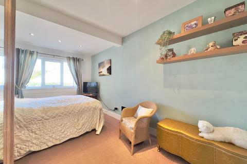 16 Guildford Road, Royston, Barnsley, S71 4HU