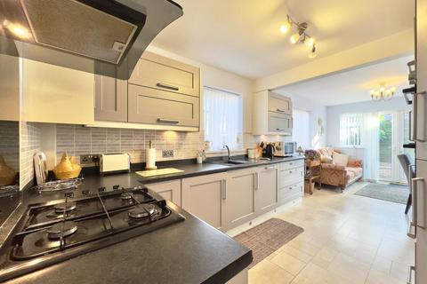 16 Guildford Road, Royston, Barnsley, S71 4HU