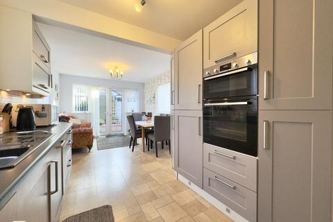 16 Guildford Road, Royston, Barnsley, S71 4HU