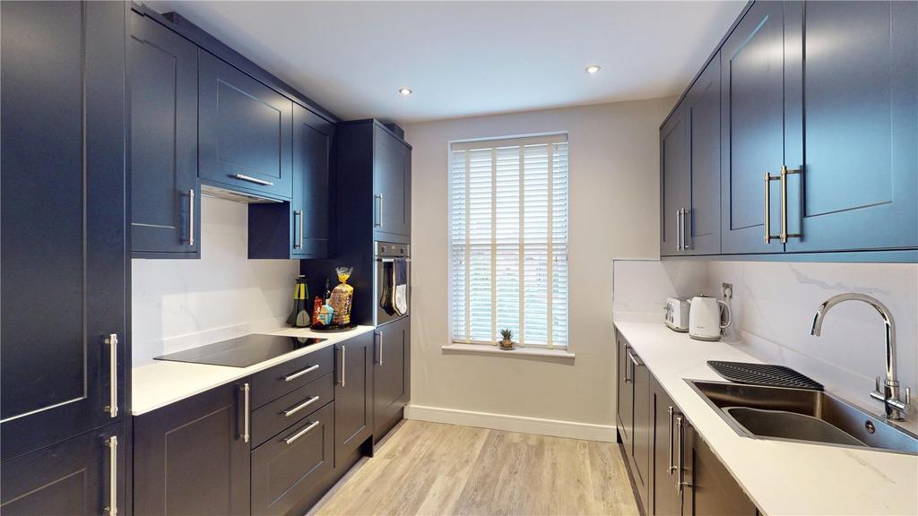 Queen Street, Southwell, NG25 2 bed terraced house to rent £950 pcm