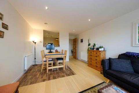 2 bedroom flat for sale, Flat 13, 4 Hatters Lane, Edinburgh, EH7 4GY