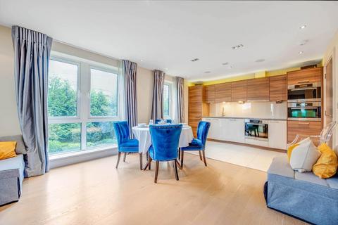 3 bedroom flat to rent, Doulton House, Chelsea Creek SW6