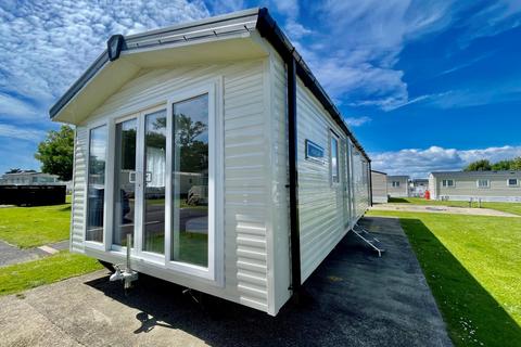 3 bedroom holiday park home for sale, Hoburne Lane, Christchurch, Dorset BH23