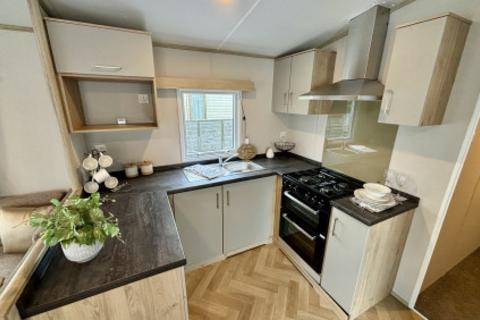 3 bedroom holiday park home for sale, Hoburne Lane, Christchurch, Dorset BH23