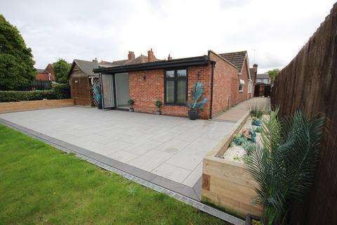 4 bedroom bungalow to rent, Burton Road, Burton upon Trent DE14