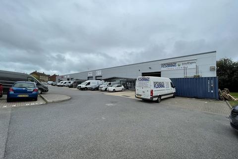 Warehouse to rent, 3.1 Central Point, Kirpal Road, Portsmouth, PO3 6FH