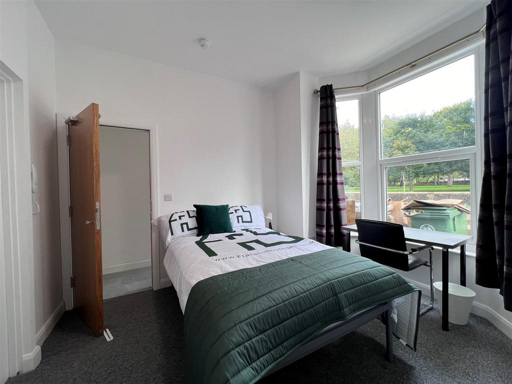 Room 1 - Downstairs Front 3.jpg