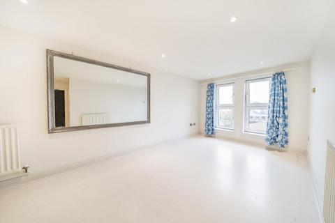 2 bedroom flat for sale, Kings Avenue, Clapham