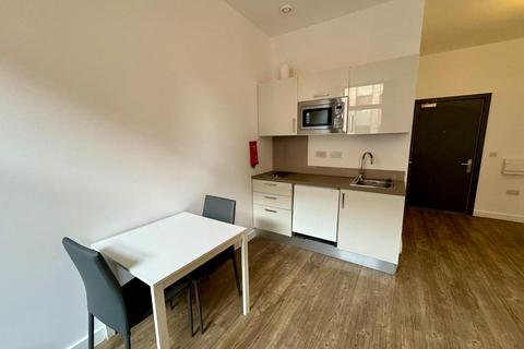 Studio to rent, Moorfields, Liverpool L2