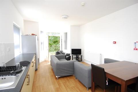 4 bedroom flat to rent, 10 Lisson Grove, Plymouth PL4