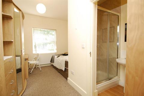 4 bedroom flat to rent, 10 Lisson Grove, Plymouth PL4