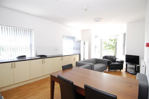 4 bedroom flat to rent, 10 Lisson Grove, Plymouth PL4