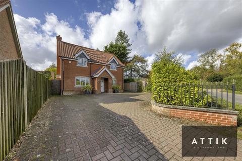 5 bedroom detached house for sale, Church Road, Wacton, Norwich