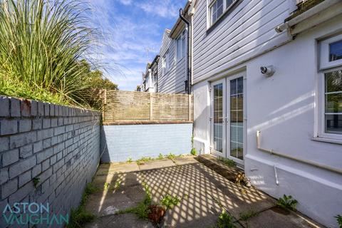 2 bedroom cottage to rent, Crown Gardens, Brighton BN1