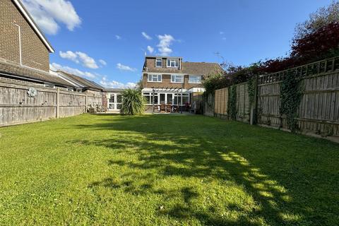 3 Undermill Road, Upper Beeding, Steyning, BN44 3JG