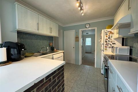 3 Undermill Road, Upper Beeding, Steyning, BN44 3JG
