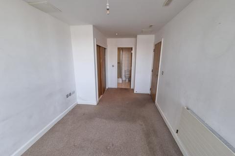 2 bedroom flat to rent, Rayleigh Road, Newham E16