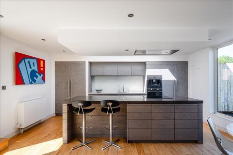 Flat 8, 19 Redchurch Street, London, E2 7DJ