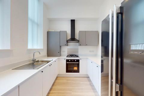 5 bedroom flat to rent, Wilmslow Road, Withington