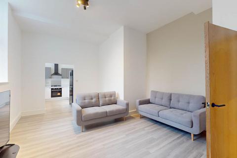 5 bedroom flat to rent, Wilmslow Road, Withington
