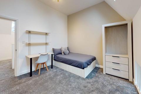 5 bedroom flat to rent, Wilmslow Road, Withington