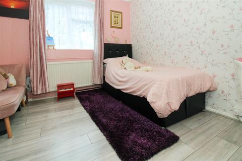 27 Scotland Green, London, N17 9TX