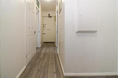 27 Scotland Green, London, N17 9TX