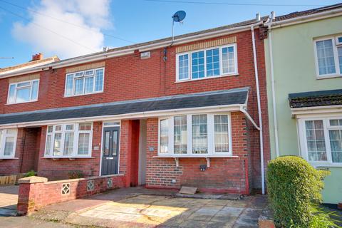 3 bedroom terraced house for sale, ITCHEN! UPSTAIRS BATHROOM! CLOAKROOM! PARKING!