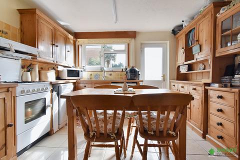66 Thornpark Rise, Exeter, EX1 3HT