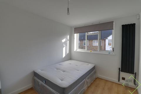 2 bedroom flat for sale, Enfield EN3