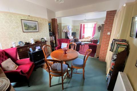 32 Idris Villas, Tywyn, LL36 9AW