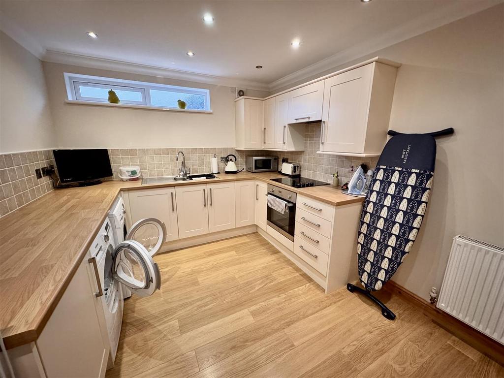 Kitchen/Utility Room