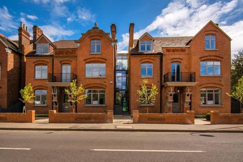 3 bedroom flat for sale, Harold Road, Crystal Palace, London, SE19