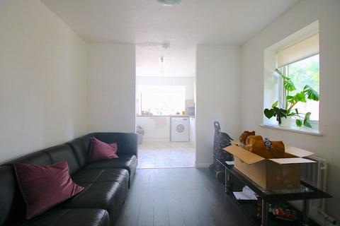 4 bedroom flat to rent, 1 Rembrandt Close, London E14