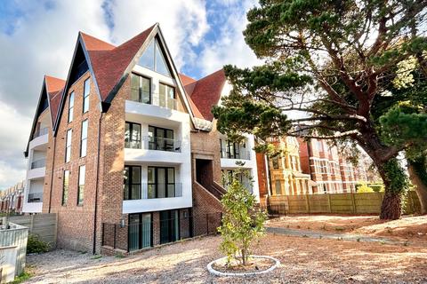 2 bedroom penthouse to rent, Shorncliffe Road, Folkestone, CT20