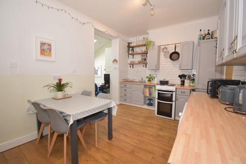 8 Riviera Terrace, Exminster, Exeter, EX6 8DS