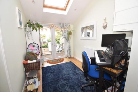 8 Riviera Terrace, Exminster, Exeter, EX6 8DS