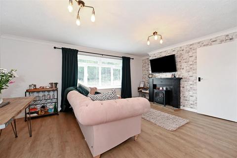 2 bedroom flat to rent, Herington Road, Arundel