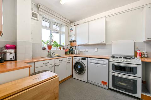 2 bedroom flat for sale, Matthias Road, Stoke Newington, London, N16