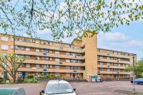 2 bedroom flat for sale, Matthias Road, Stoke Newington, London, N16