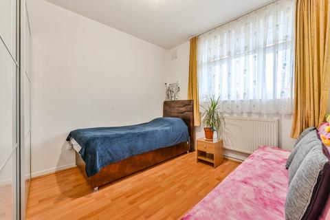 2 bedroom flat for sale, Matthias Road, Stoke Newington, London, N16