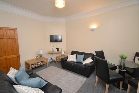 4 bedroom terraced house to rent, Carill Drive, Manchester M14